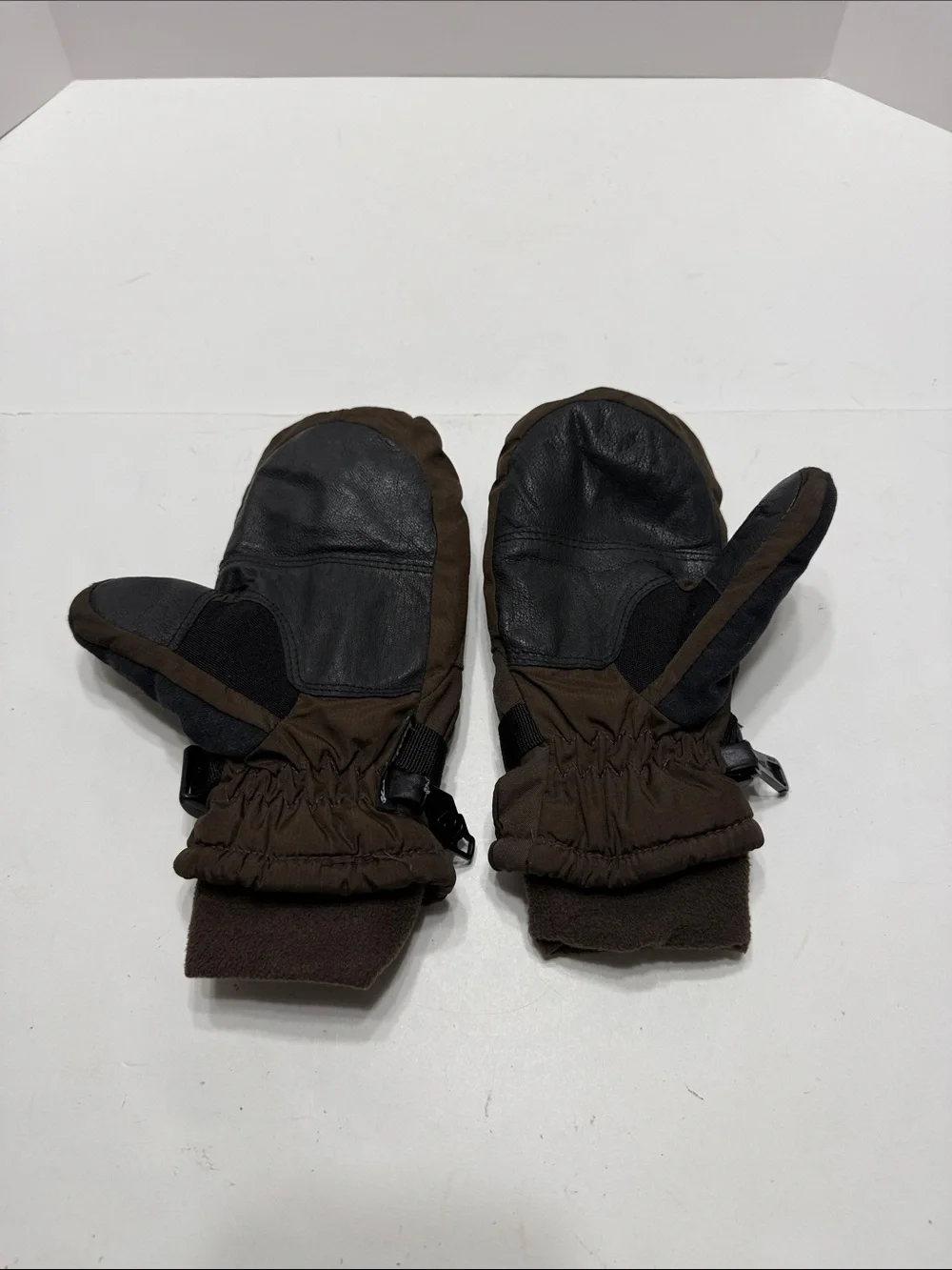 Kombi Black and Brown Fleece-Trim Gloves with Leather Palm